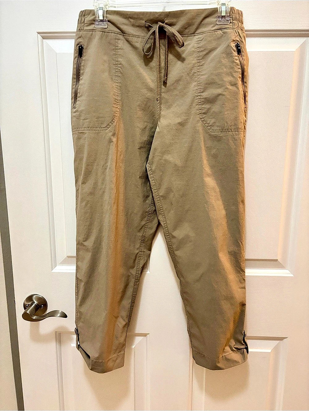 Eddie Bauer Nylon Jogger Pants in Light Brown Size Medium Like New